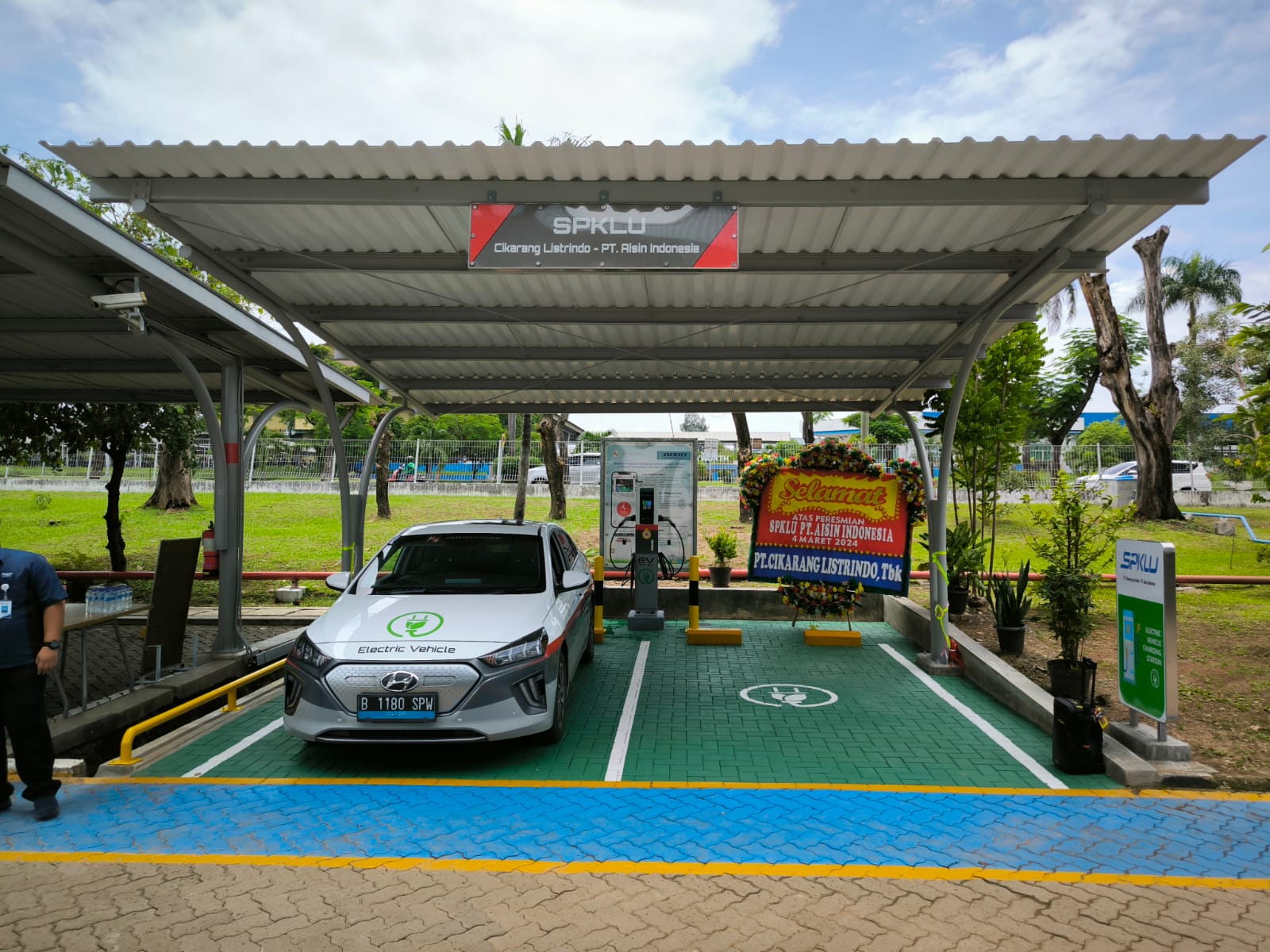 Stasiun pengisian Starvo di kawasan industri Cikarang Listrindo